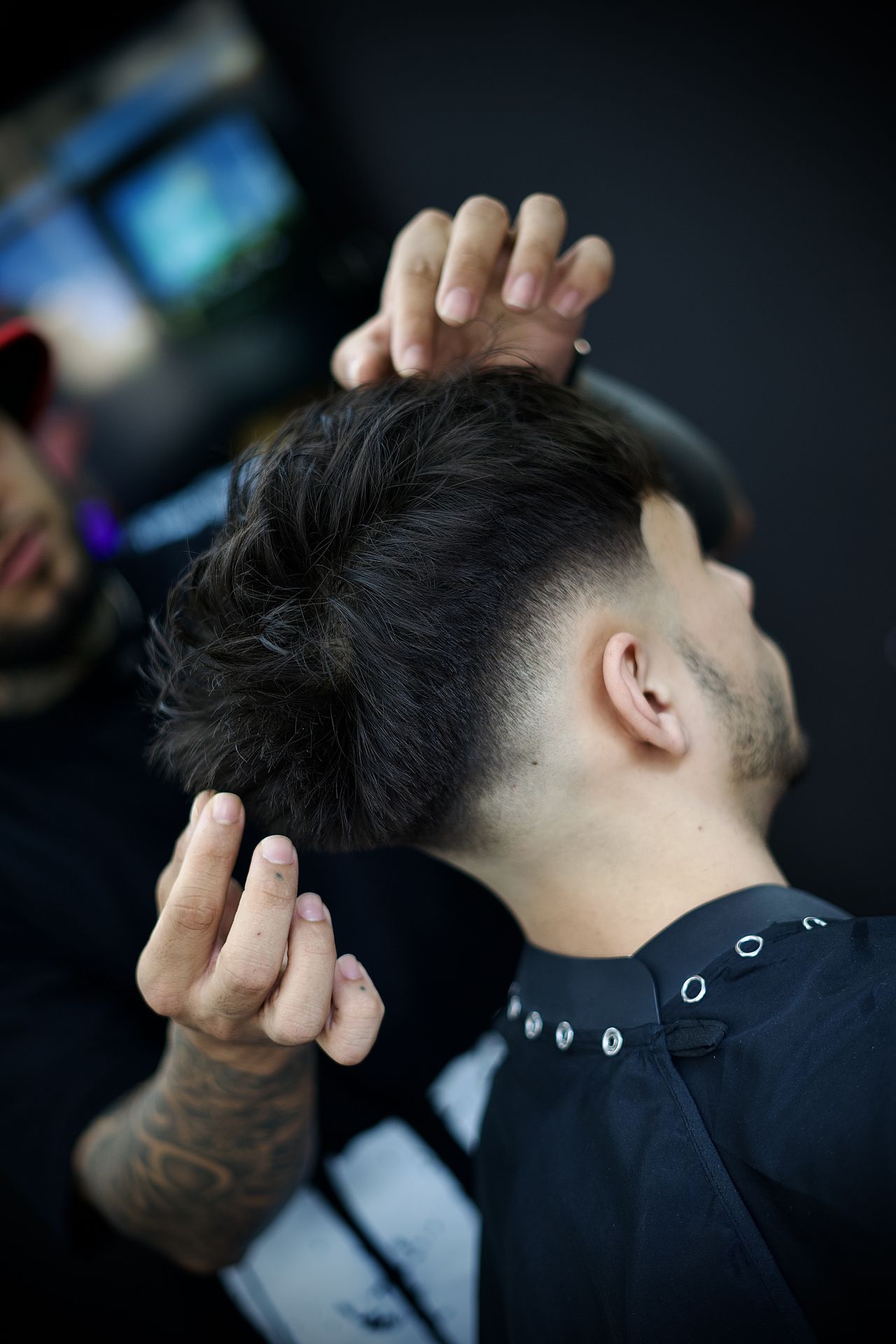 Clase práctica en Why Not Barber Academy